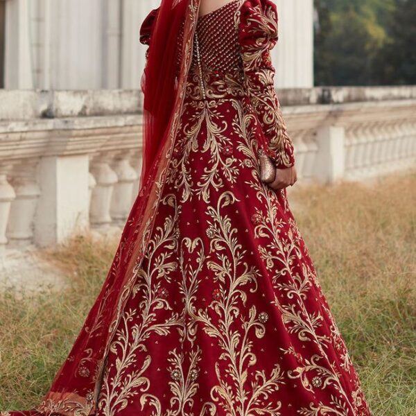 Hot Red European Queen