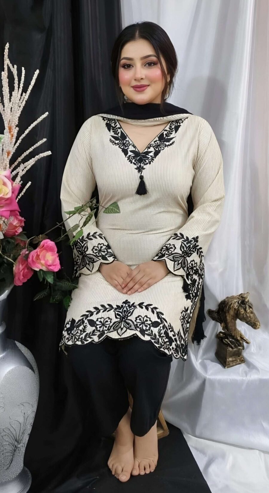 Paint Outfit Studio Two piece embroidery suit