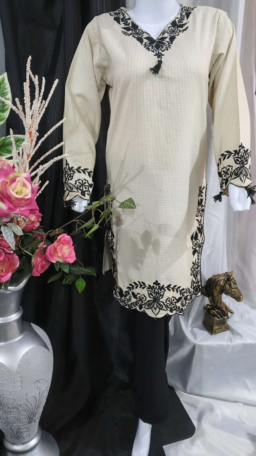 Paint Outfit Studio Two piece embroidery suit