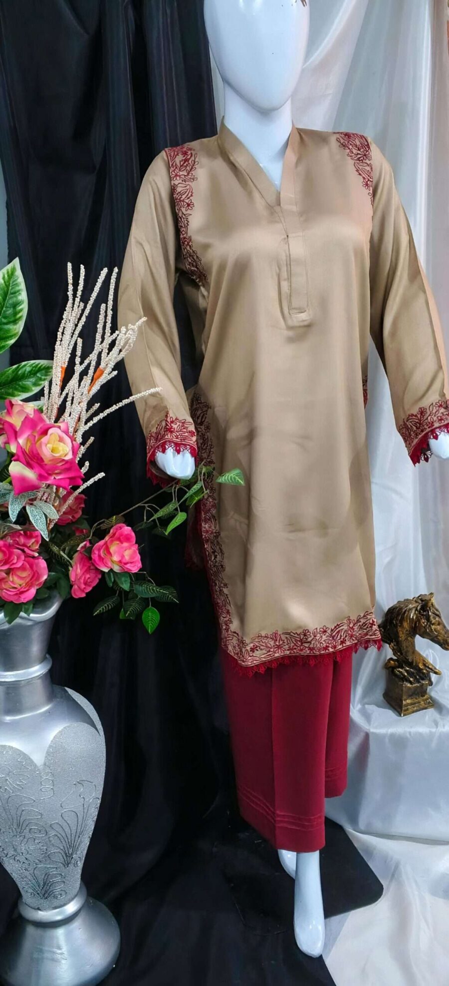 Paint Outfit Studio Two piece embroidery suit